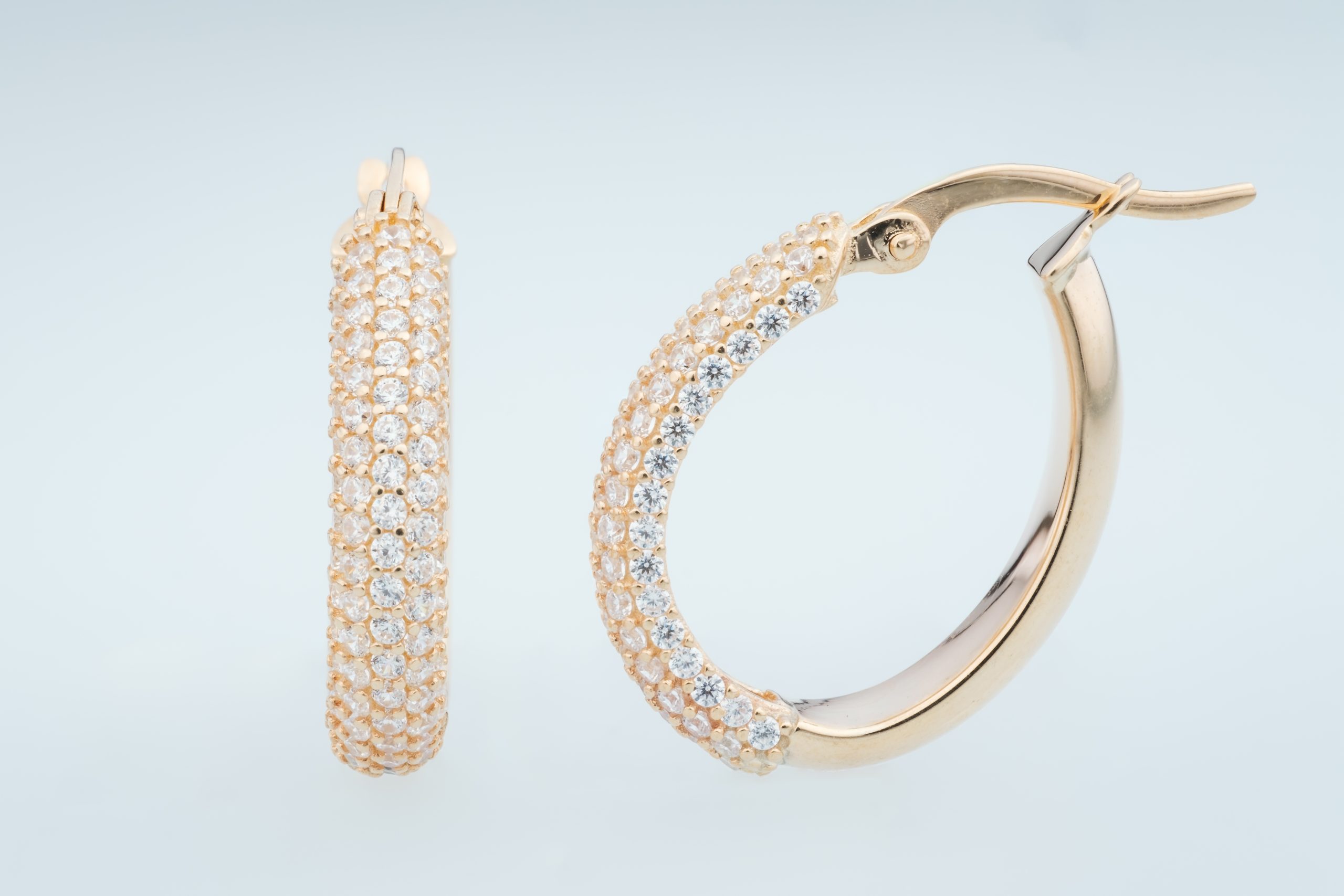 9KT Yellow Gold Oval Hoop Earrings With cz