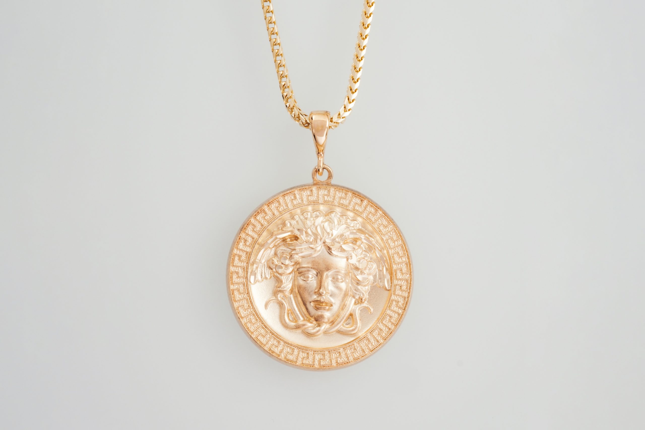9kt Yellow Gold Medusa Round Medallion Pendant